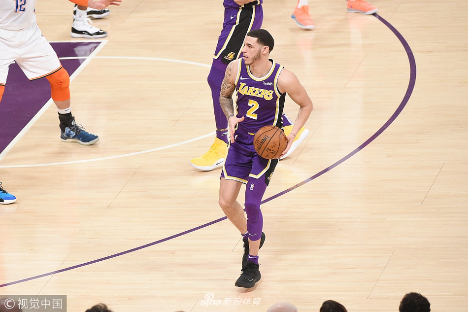 皮球划出一 皮球划出一